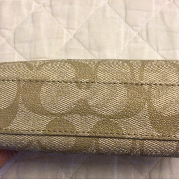 Women’s Coach makeup bag/ wallet - Picture 3 of 6